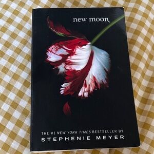New Moon Stephenie Meyer